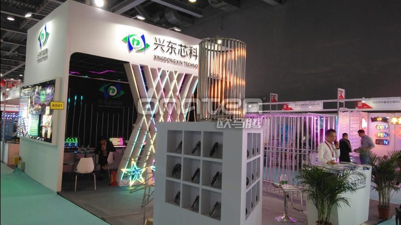 门头招牌材料大揭秘：亚克力铝塑板的奥秘**
